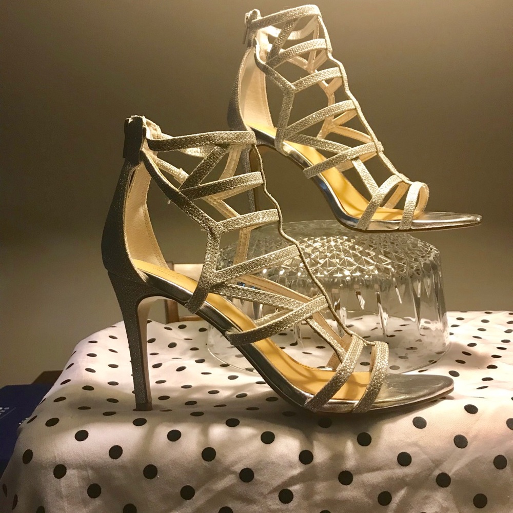 Beautiful & glamorous Desk high heels from Apt 9